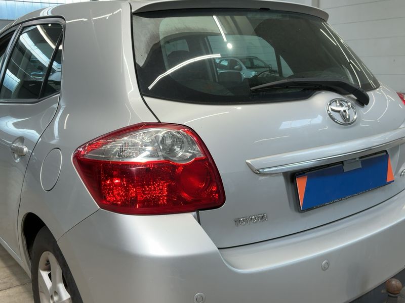 Задна лява страна