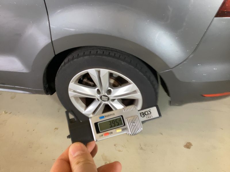 Задна лява гума