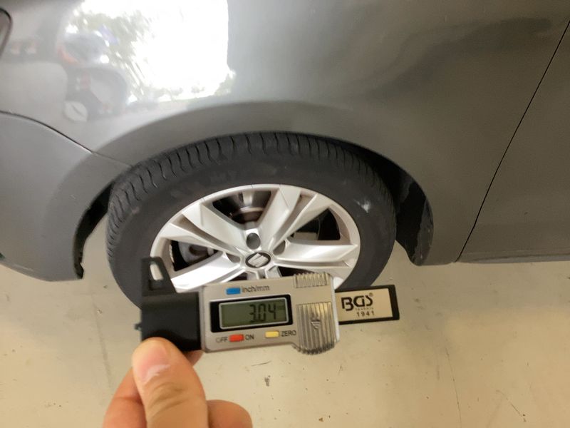 Предна лява гума