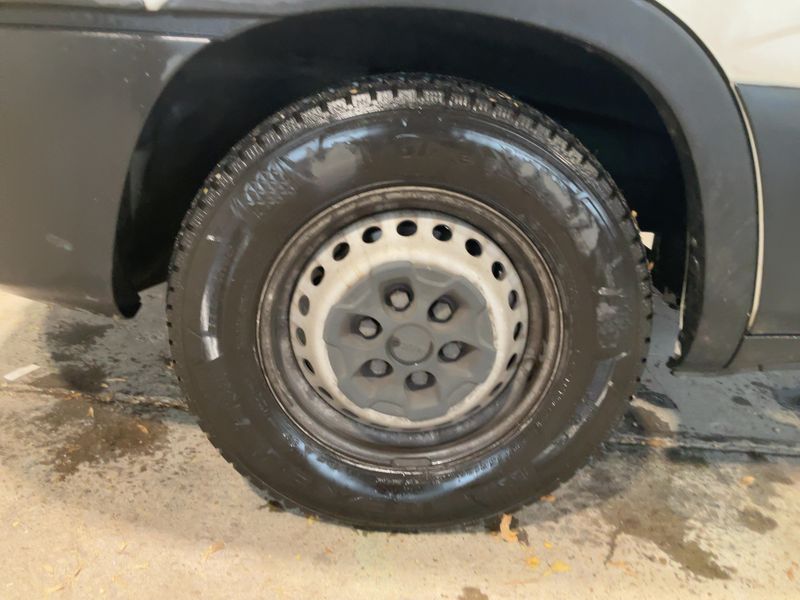 Предна лява гума