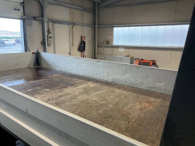 Интериор (назад)