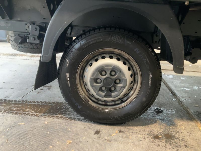 Задна дясна гума