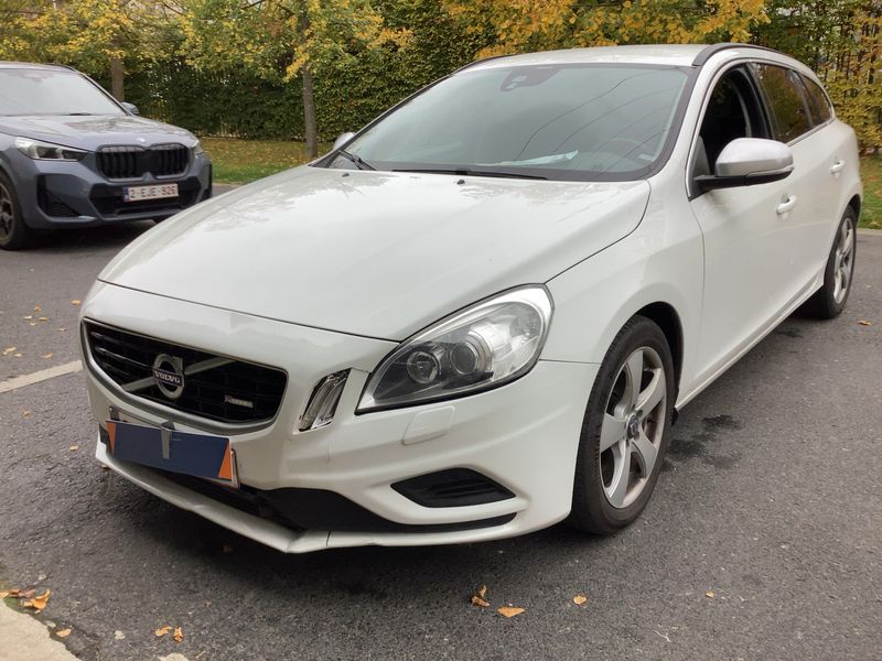 V60 2.0 D4 R-Design