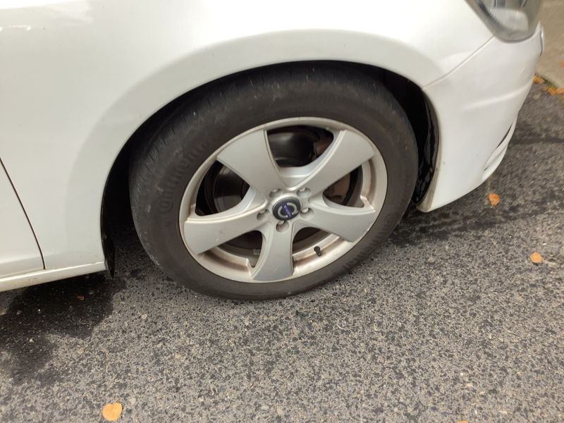 Предна дясна гума