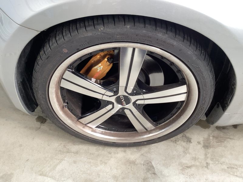 Предна лява гума