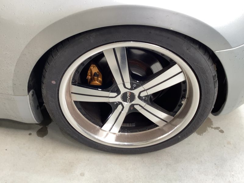 Задна лява гума