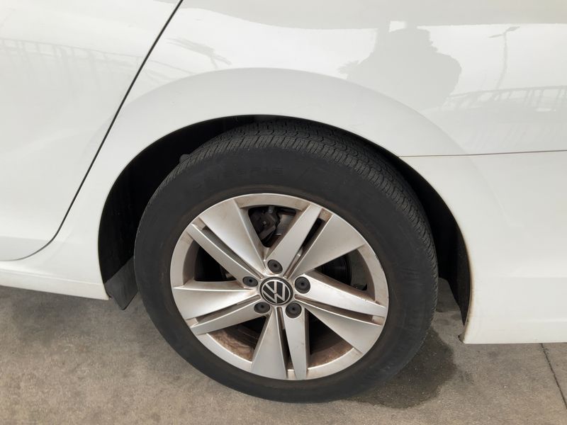 Задна лява гума