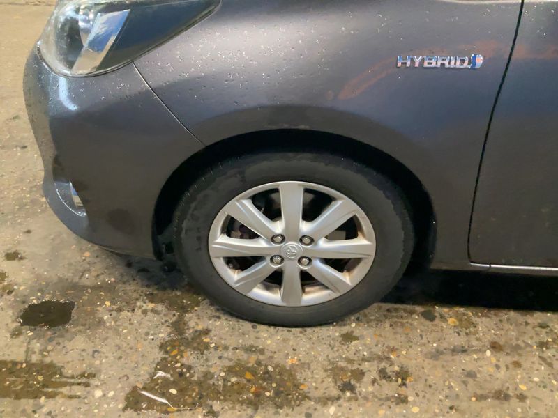 Предна лява гума