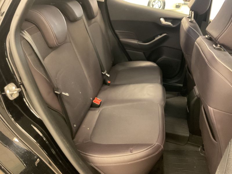 Интериор (назад)