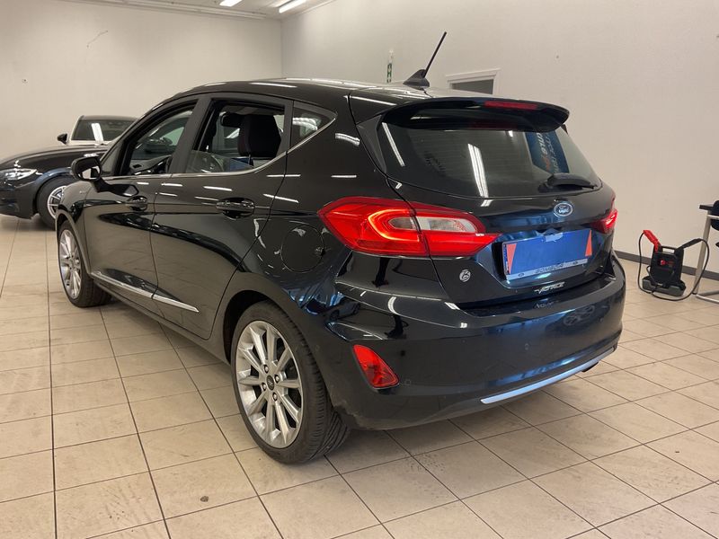 Задна лява страна