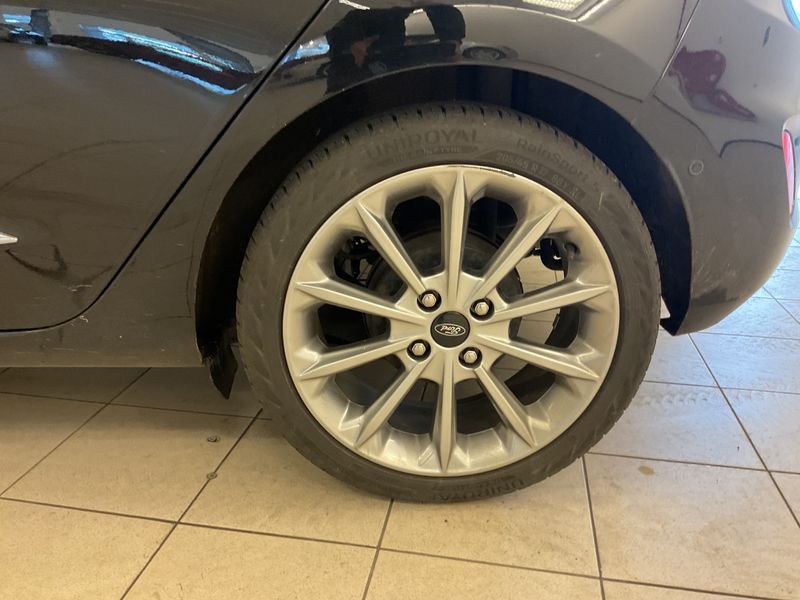 Задна лява гума