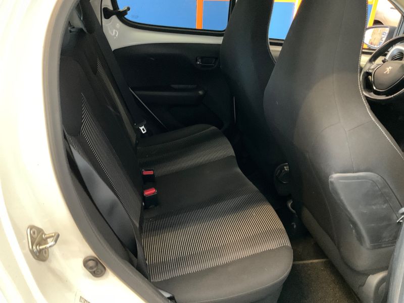 Интериор (назад)