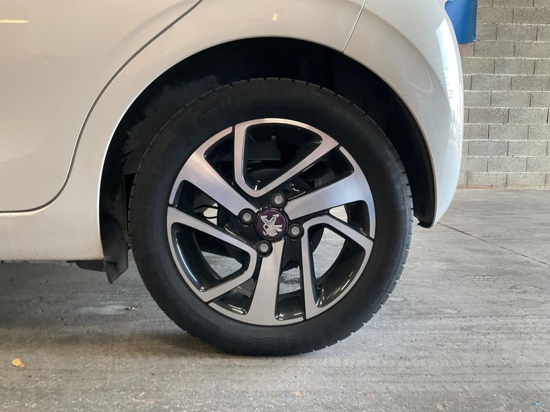 Задна лява гума