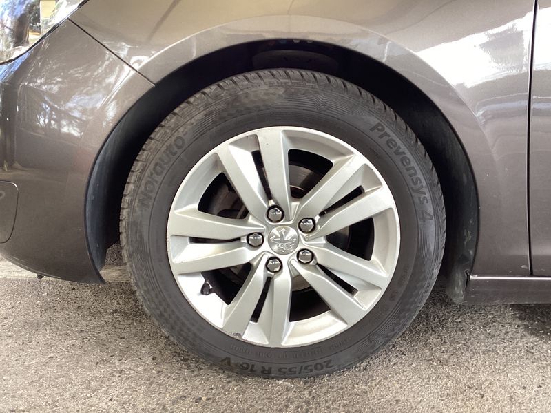 Предна лява гума