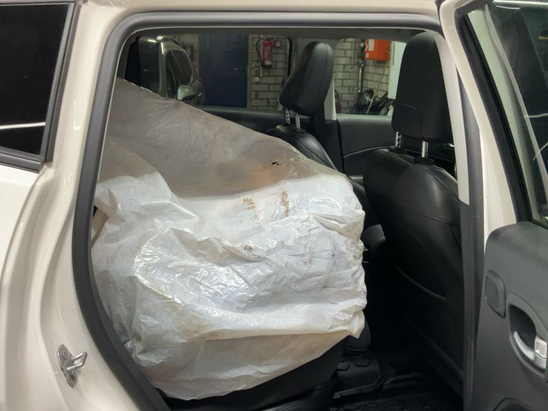 Интериор (назад)