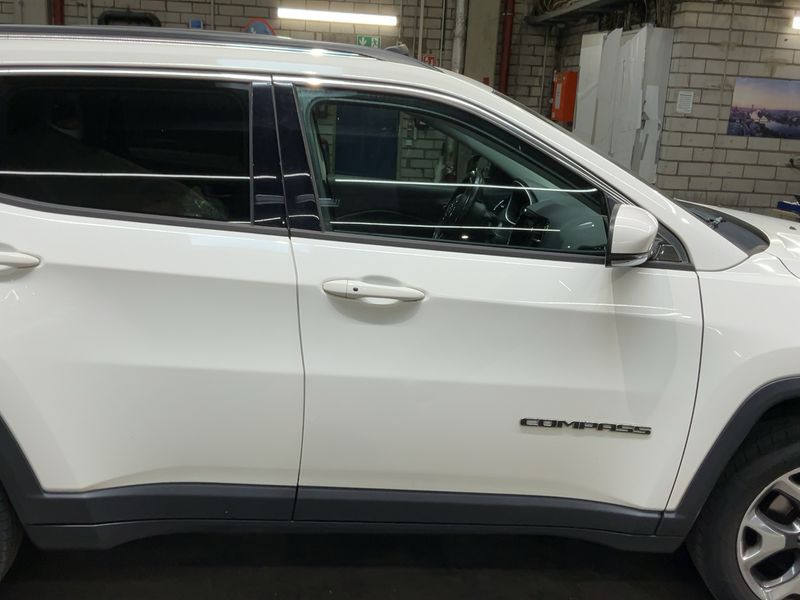 Екстериор дясно