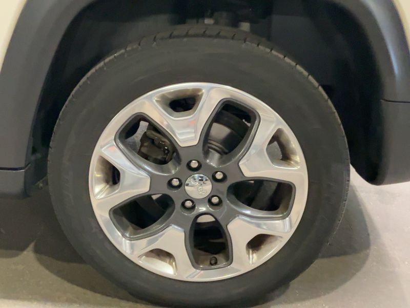 Задна лява гума