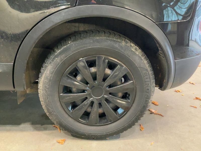 Задна лява гума