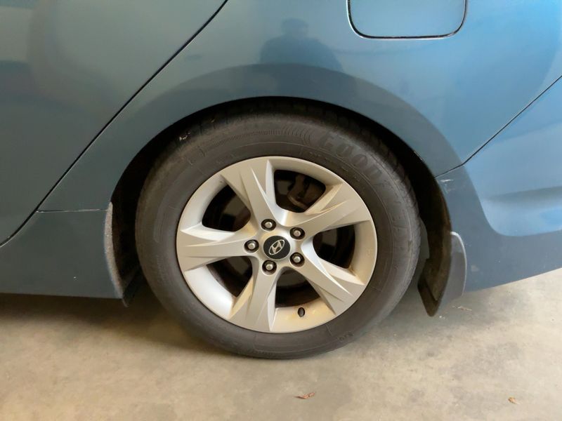 Задна лява гума