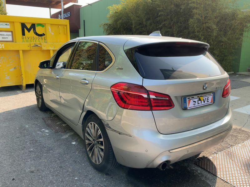 Задна лява страна