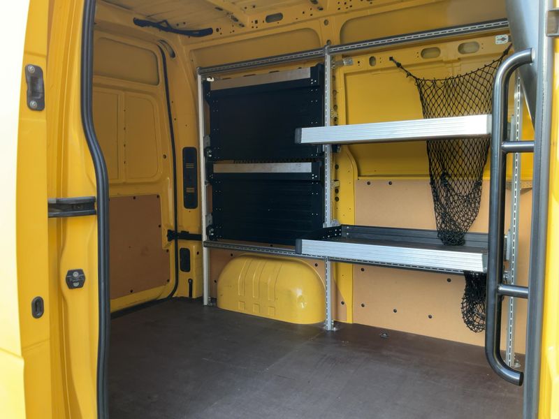 Интериор (назад)