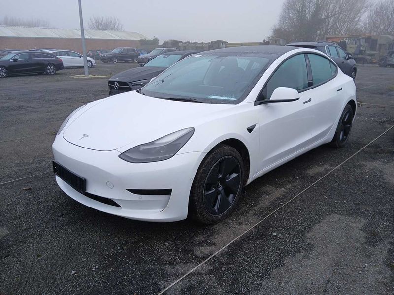 Model 3 Standard Range Plus RWD